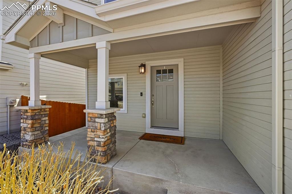 Image 10 of 40: Entry