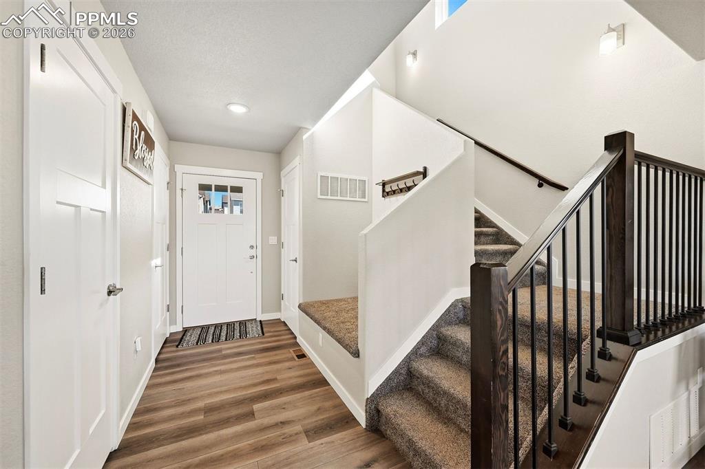 Image 12 of 40: Entry