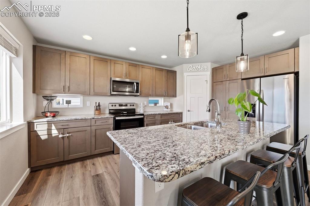 Image 18 of 40: Kitchen