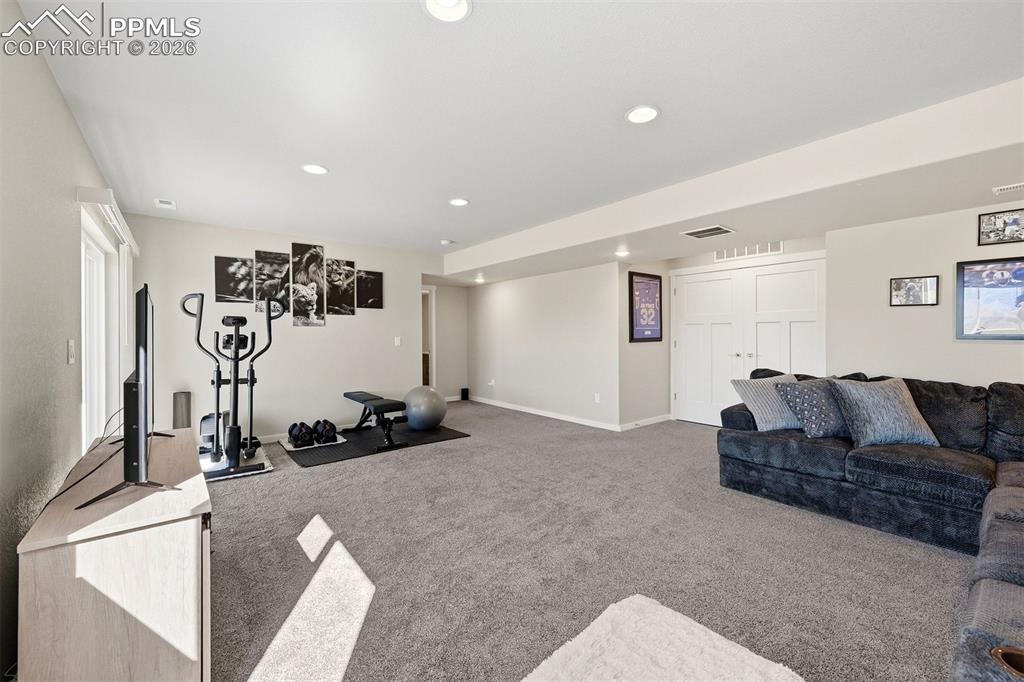 Image 28 of 40: Family Room