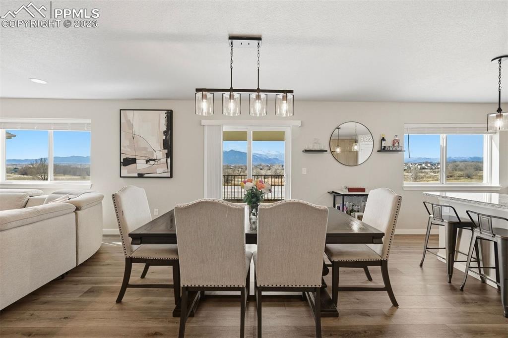 Image 3 of 40: Dining Area