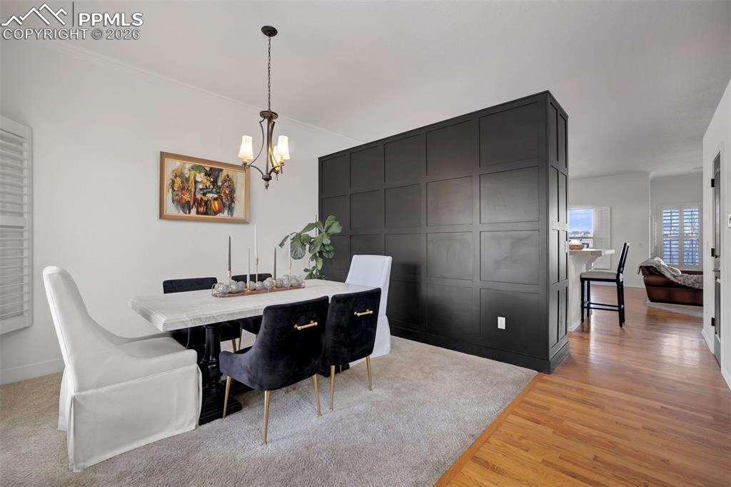 Image 6 of 50: Entry