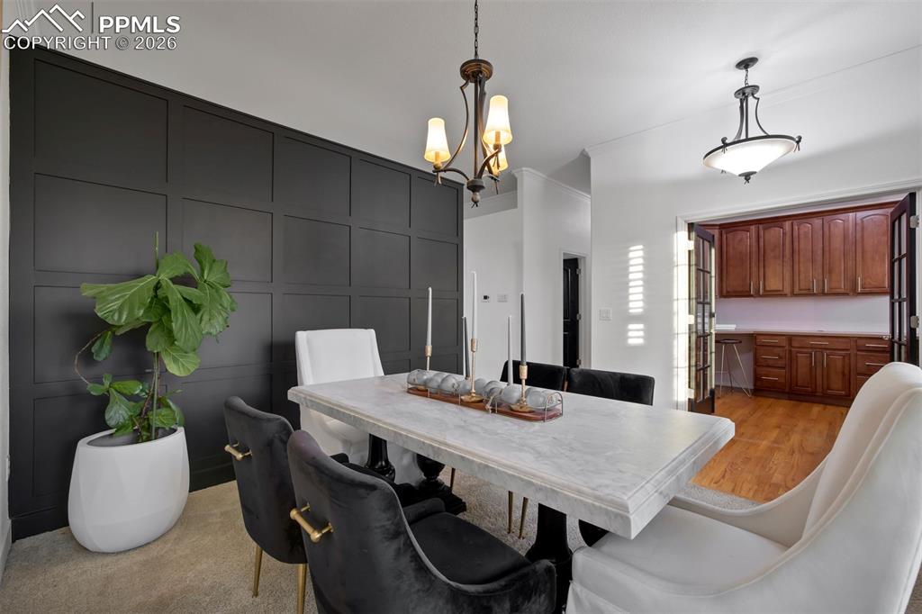 Image 8 of 50: Entry