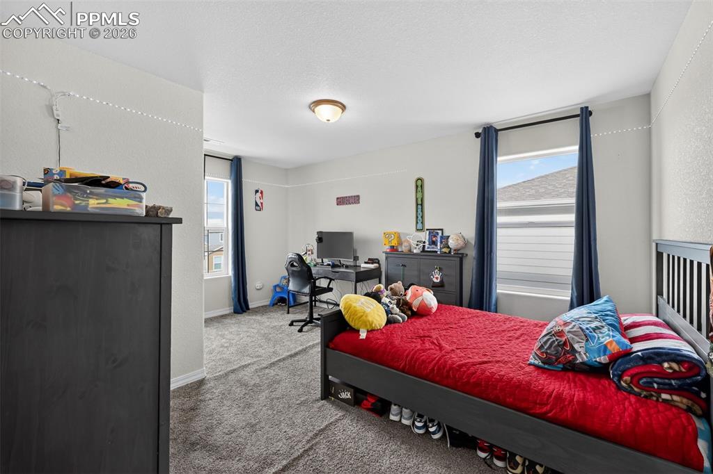 Image 23 of 40: Bedroom