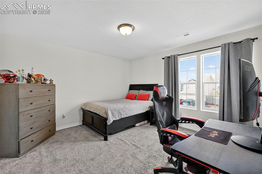 Image 26 of 40: Bedroom