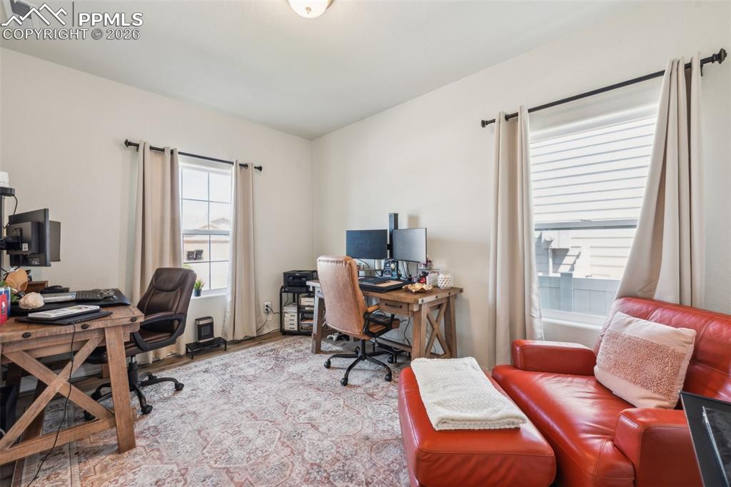 Image 4 of 40: Office