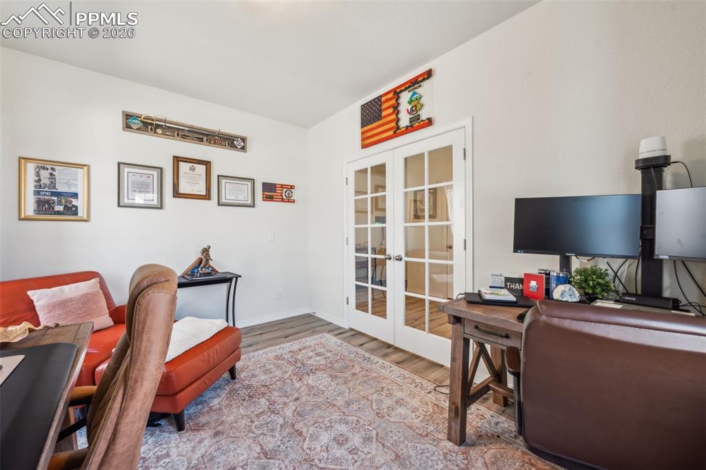 Image 5 of 40: Office