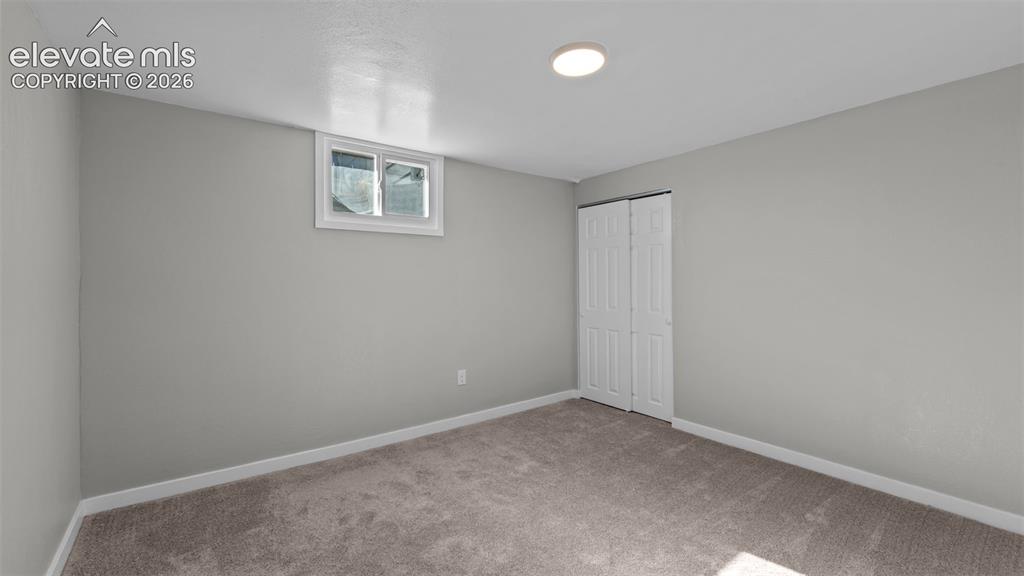 Image 16 of 28: Bedroom