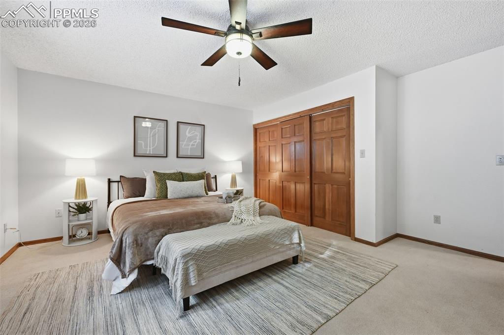 Image 26 of 45: Bedroom