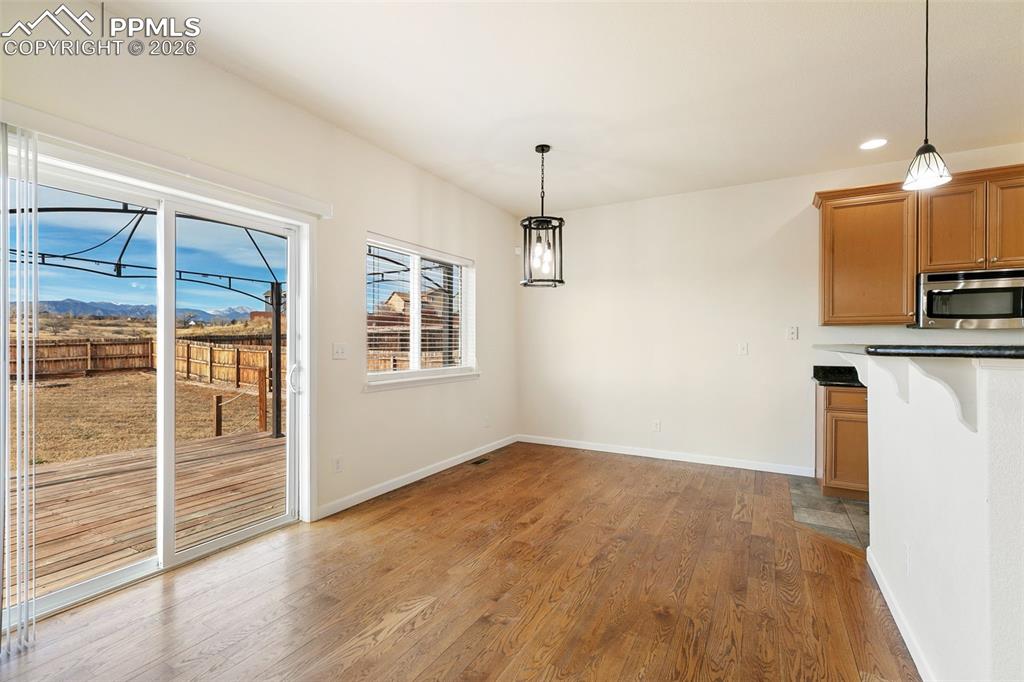 Image 7 of 29: Dining Area