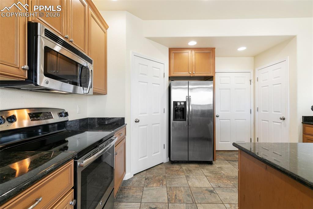 Image 9 of 29: Kitchen