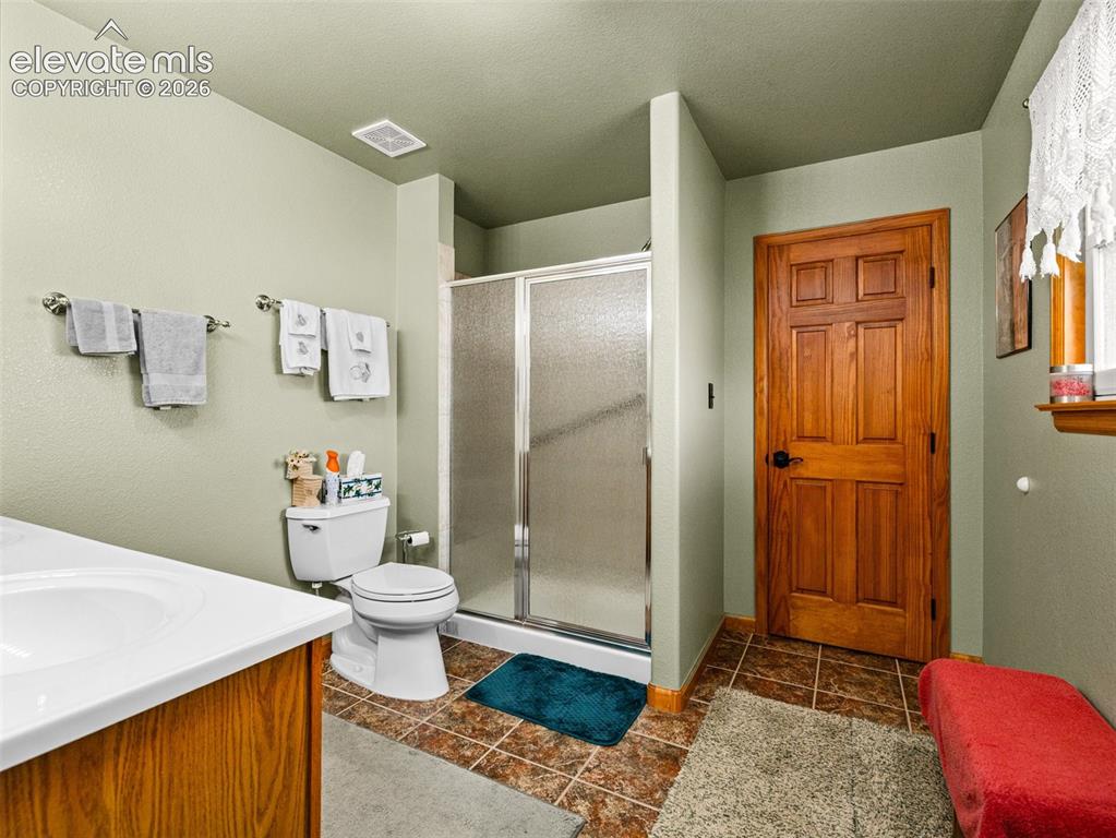 Image 13 of 41: Bathroom