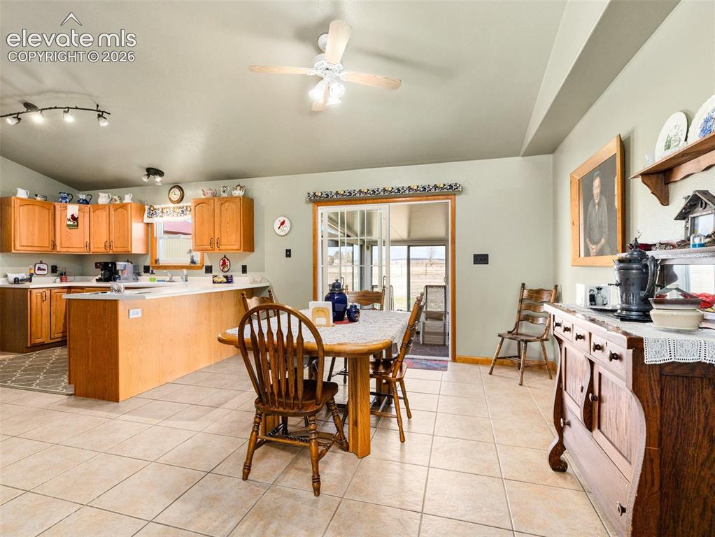Image 16 of 41: Dining Area