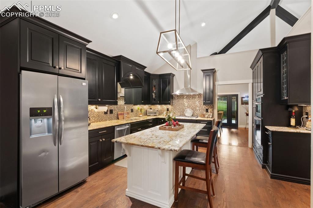 Image 16 of 35: Kitchen