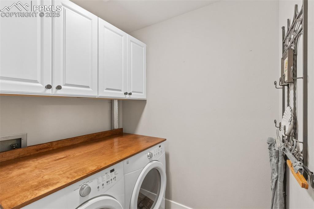 Image 21 of 35: Laundry