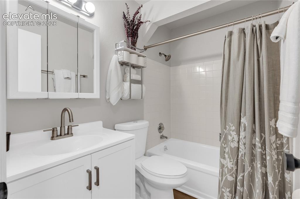 Image 17 of 30: 2nd upper level full bathroom