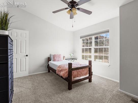 Image 14 of 27: Bedroom