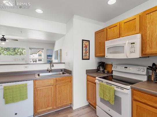 Image 2 of 27: Kitchen