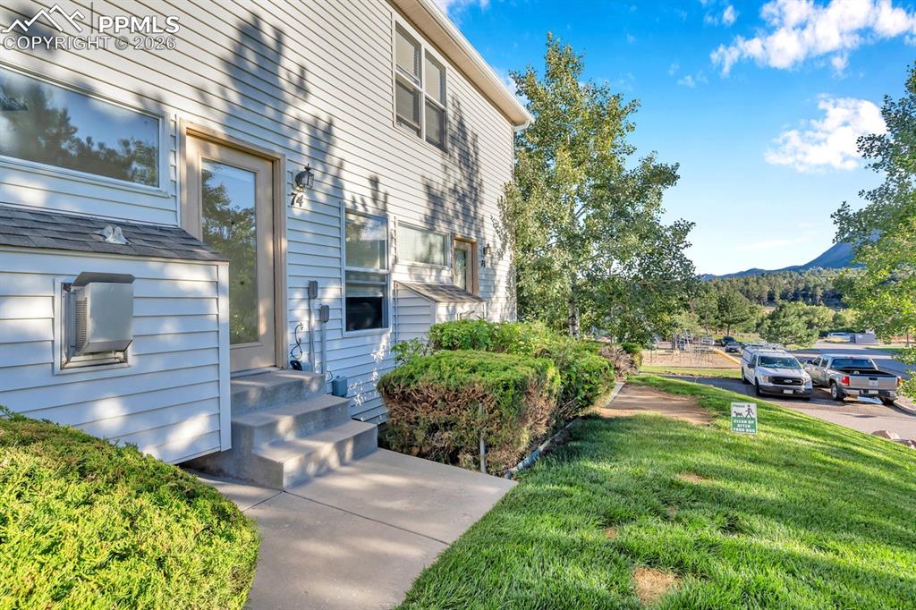 Image 20 of 27: Side of Structure