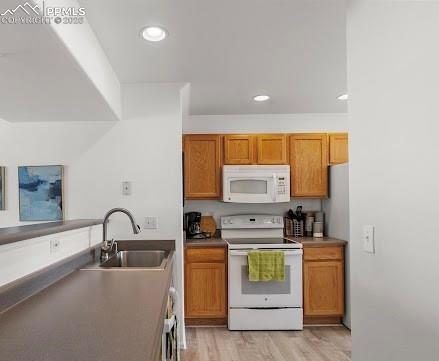 Image 6 of 27: Kitchen