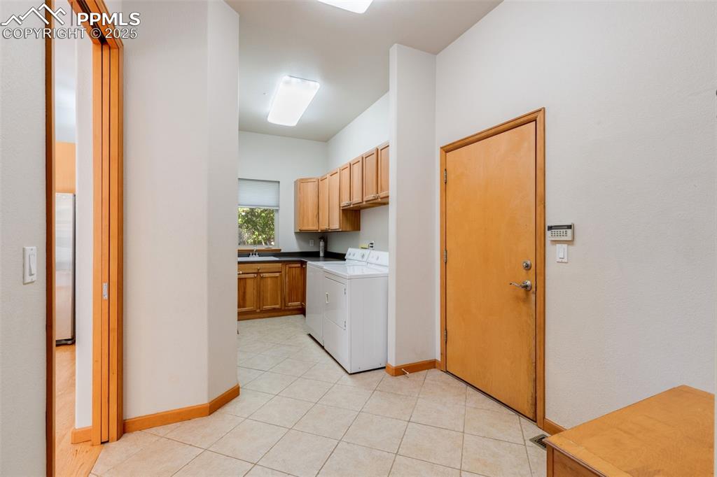 Image 24 of 49: Laundry