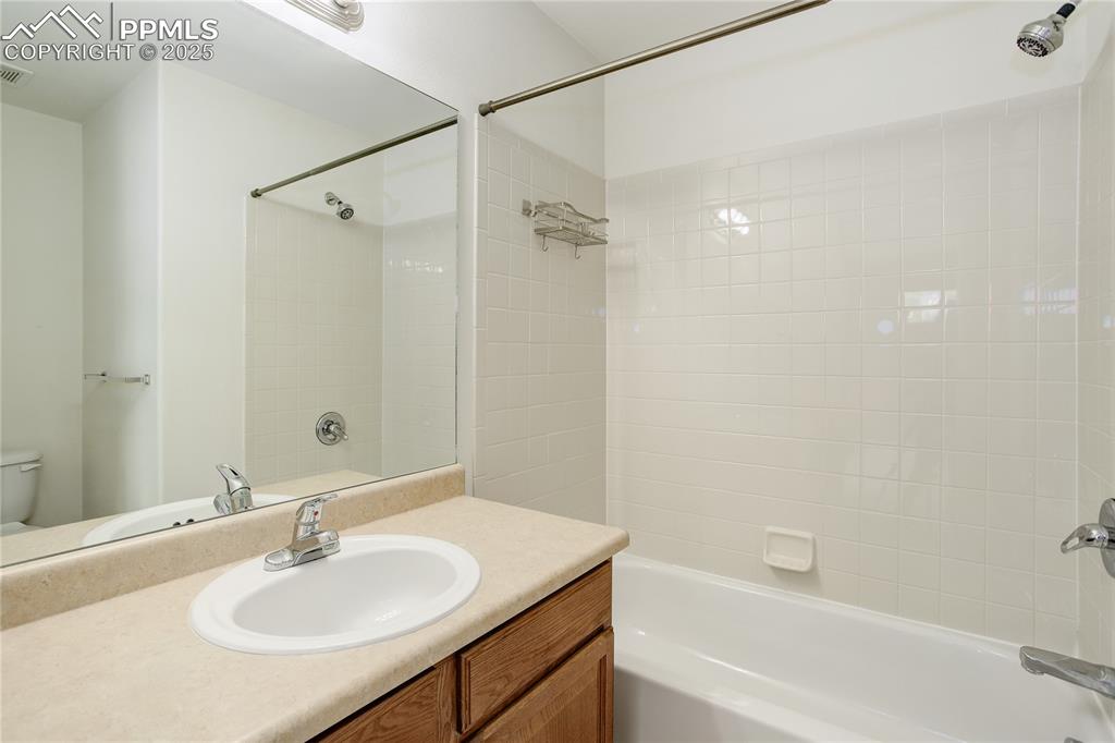 Image 15 of 22: Bathroom