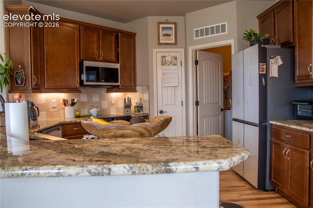 Image 12 of 49: Kitchen