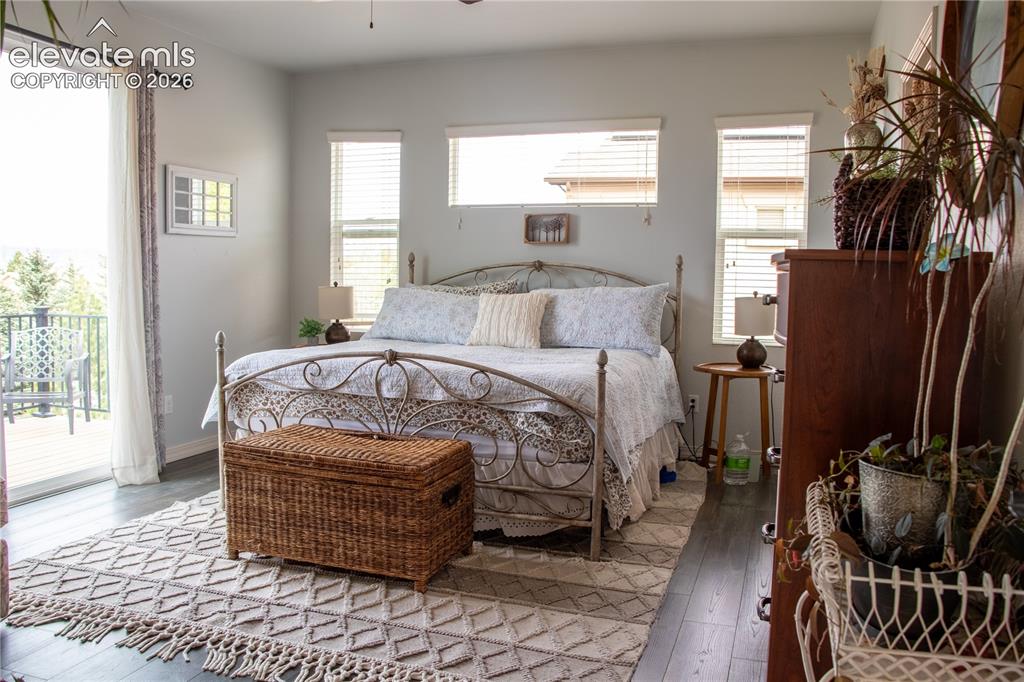 Image 19 of 49: Bedroom
