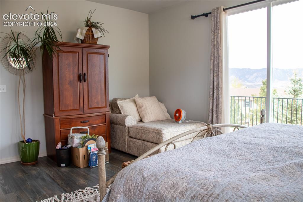 Image 20 of 49: Bedroom
