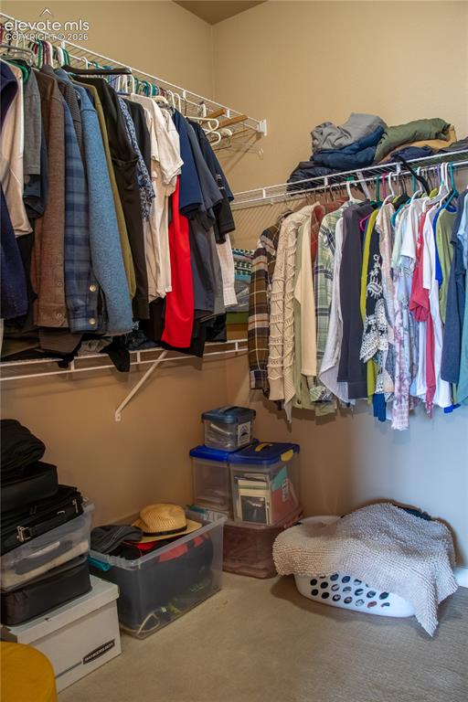 Image 23 of 49: Closet