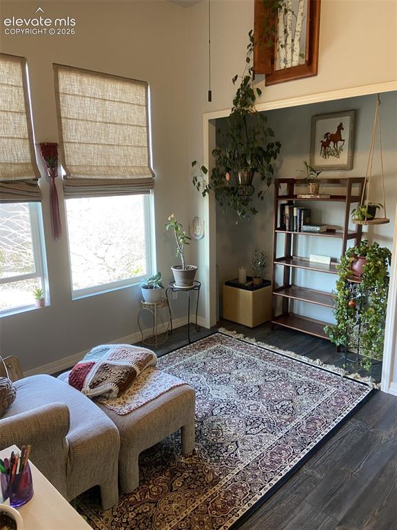 Image 9 of 49: Sitting Room