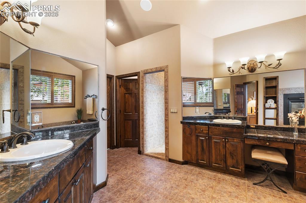 Image 19 of 46: 5 Piece luxurious Primary Suite