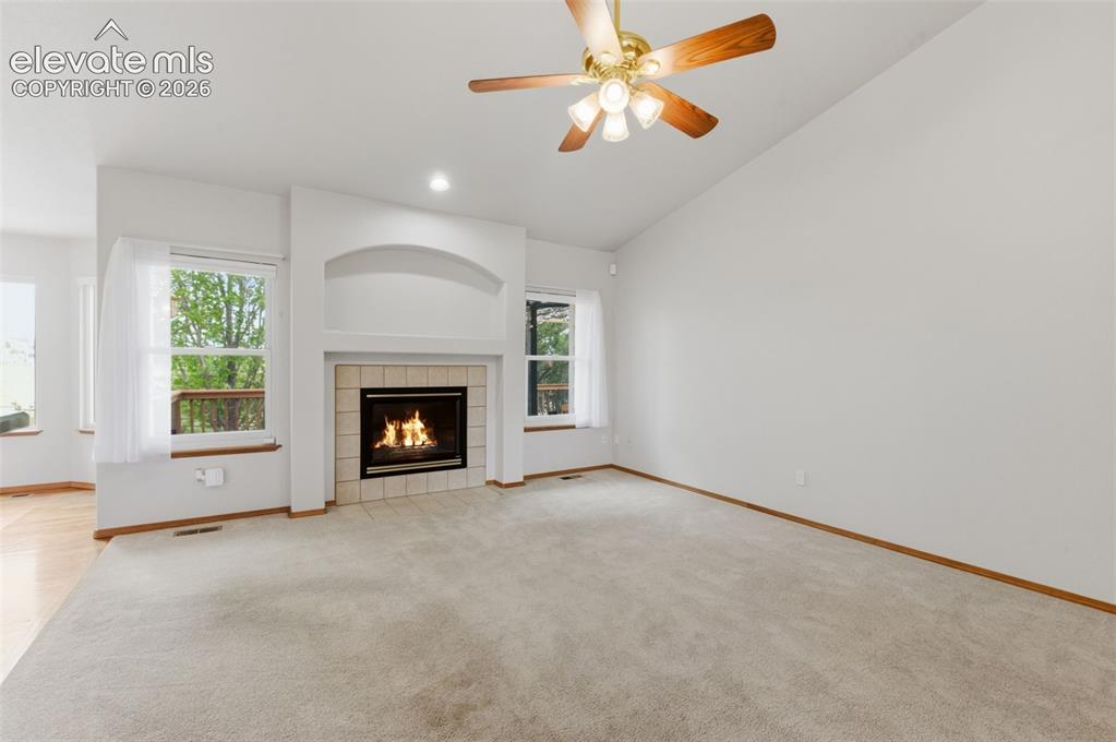 Image 10 of 50: Living Room
