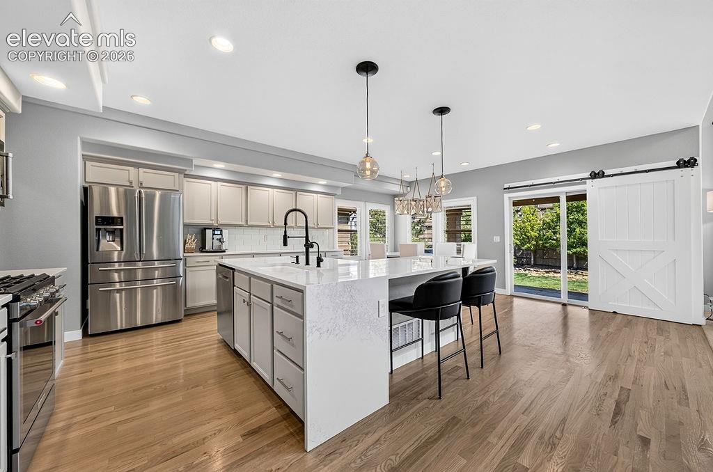 Image 8 of 50: Kitchen