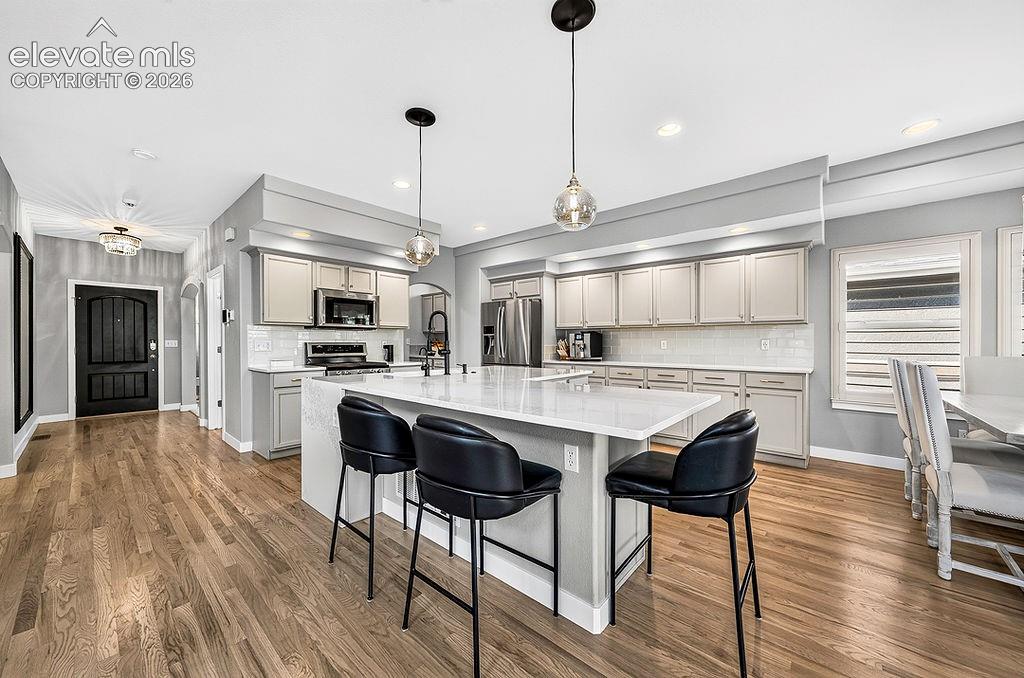 Image 9 of 50: Kitchen