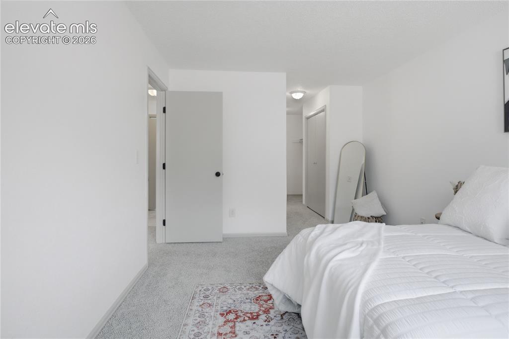 Image 16 of 25: Bedroom