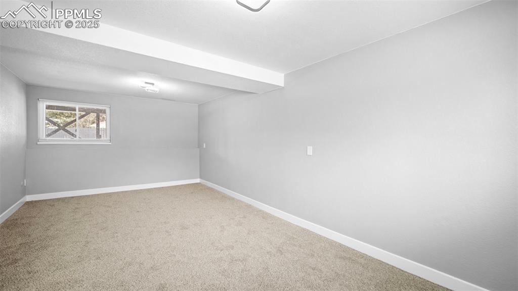 Image 18 of 37: Huge conforming bedroom in basement
