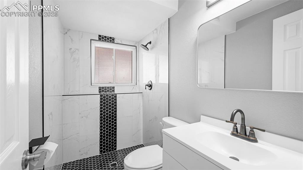 Image 24 of 37: Brand new tile shower