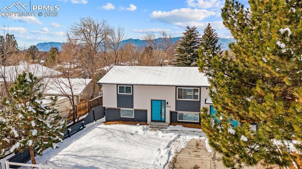 Image 30 of 37: Back of Structure