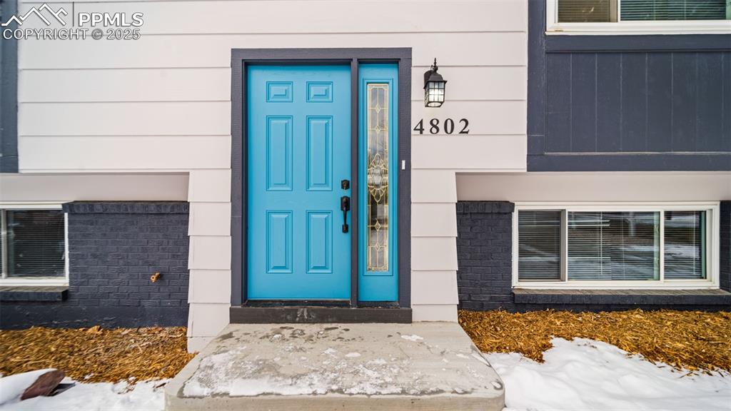 Image 4 of 37: Entry