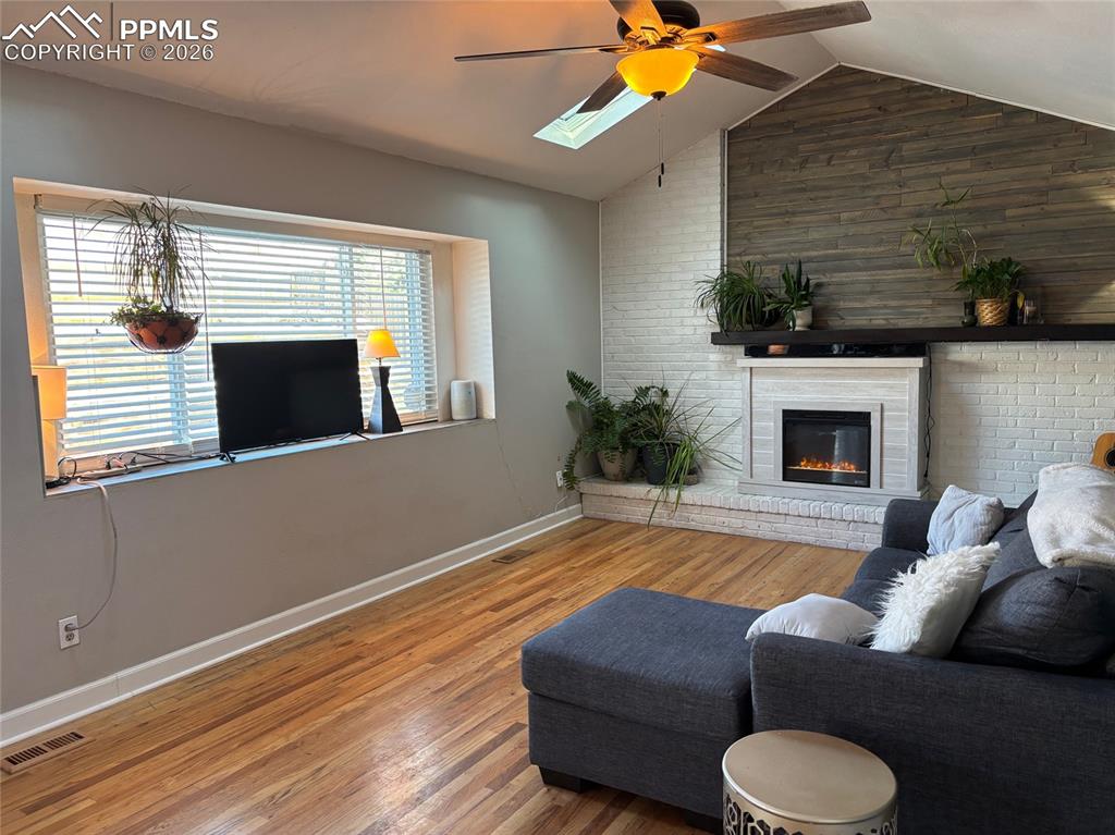 Image 16 of 38: Family Room