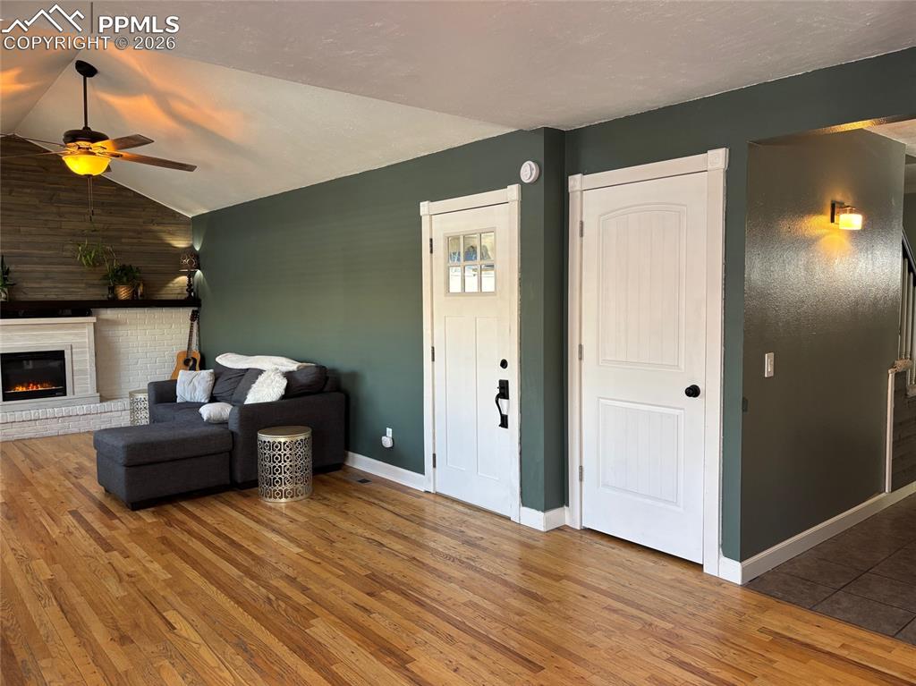 Image 17 of 38: Family Room