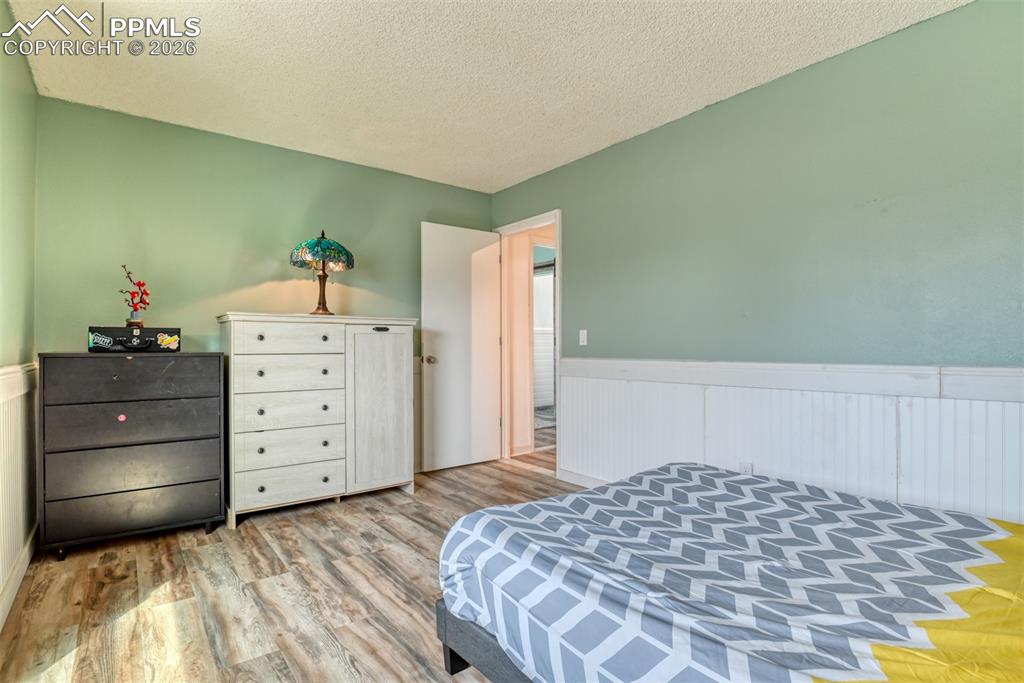 Image 25 of 38: Bedroom