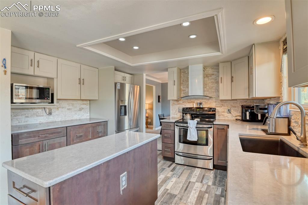 Image 6 of 38: Kitchen