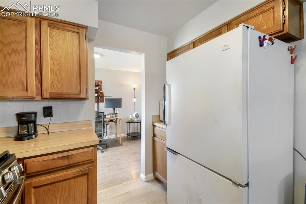 Image 12 of 36: Kitchen