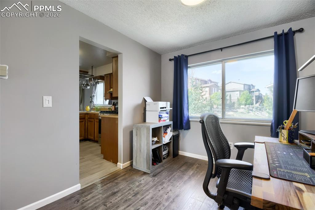 Image 8 of 36: Office
