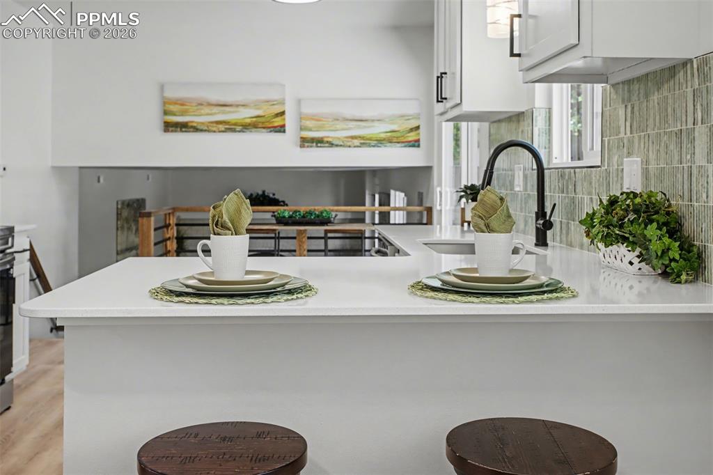 Image 13 of 47: Kitchen