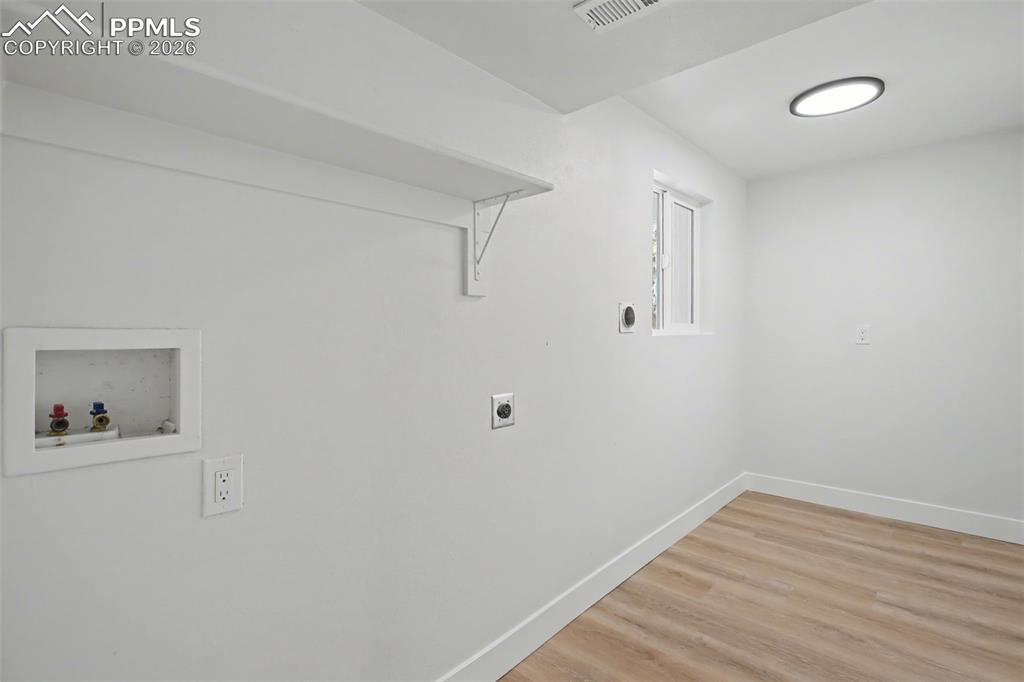 Image 23 of 47: Laundry