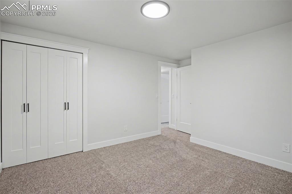 Image 27 of 47: Bedroom