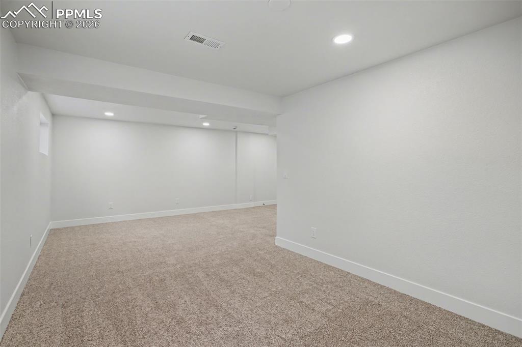 Image 33 of 47: Family Room